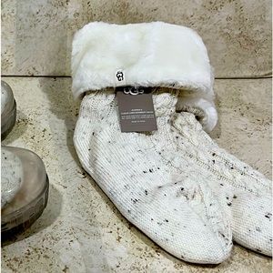 Insert socks for UGG boots.